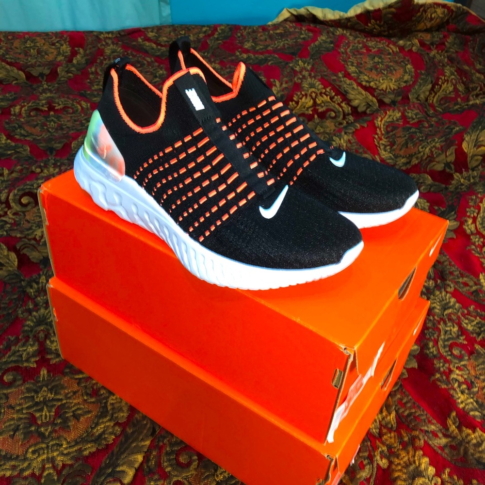 Women’s Nike React Phantom Run FK2 size 9.5